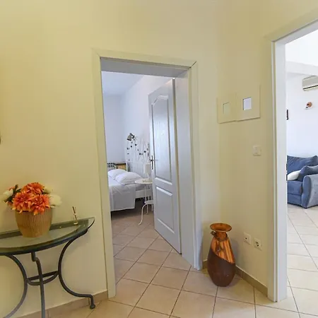 Apartment Piccolo Apt1 With Sea View And Private Parking